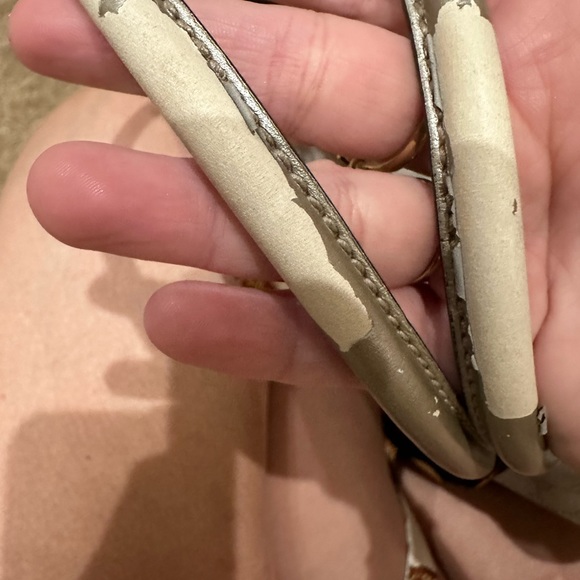 Gucci Metallic Silver GG Webbed Canvas Tote - Picture 3 of 17